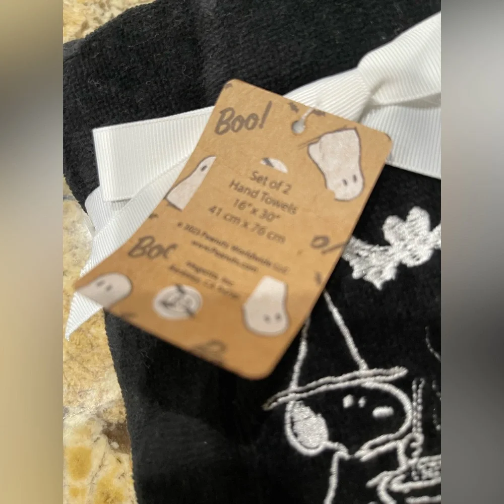 Rae Dunn Peanuts set of 2 HOCUS POCUS Snoopy hand towels   100% Cotton NEW!!